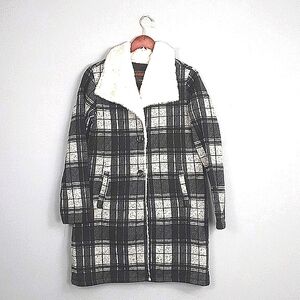 Steve Madden Black & White Cream Buffalo Plaid Sherpa Fleece Jacket